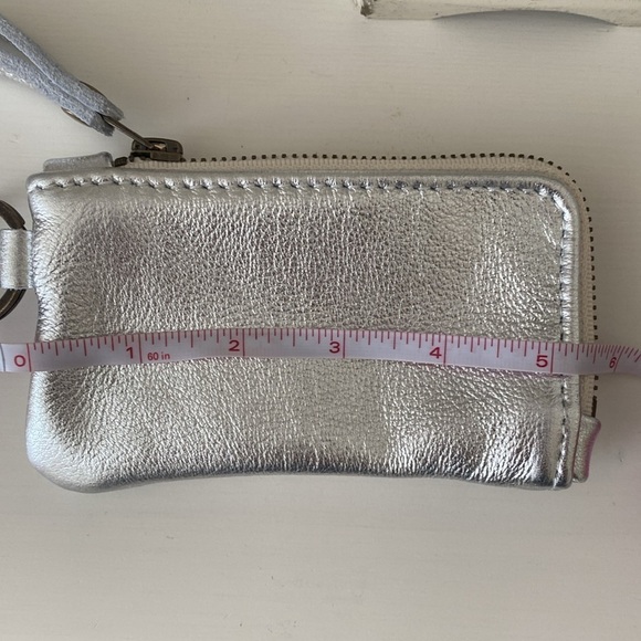 Jilly Designs Zip Around Wallet Pouch Wristlet Silver Metallic / Antique Brass - Picture 9 of 14